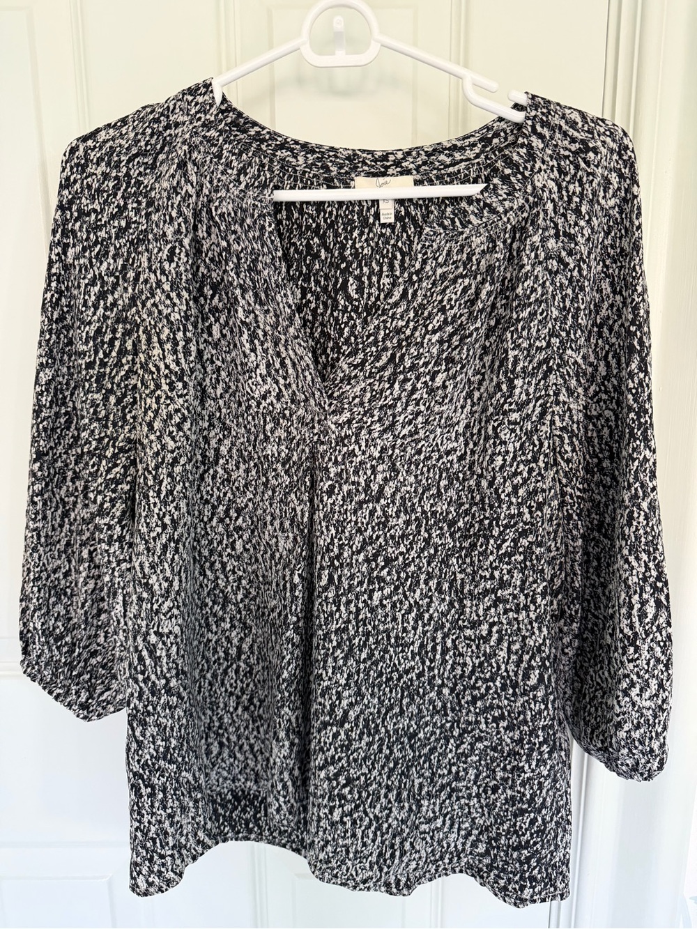 Joie Black & White Speckled V-Neck Silk Blouse